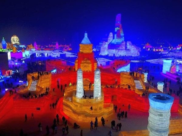 В Китае проходит 33-й международный фестиваль льда и снега