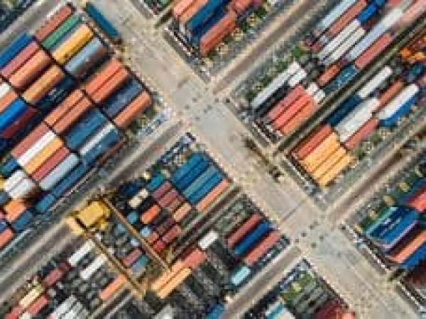 Як відбуваються завантаження контейнерів в Китаї?
