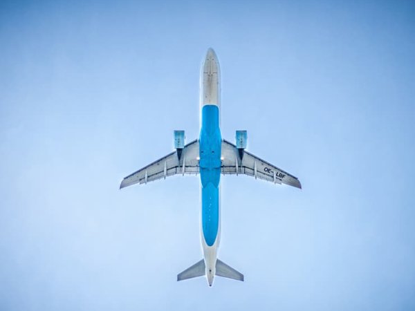 Авіакомпанії масово скасовують рейcи через коронавірус